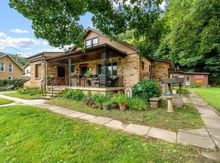 61 McGovern Blvd, Crescent, PA 15046