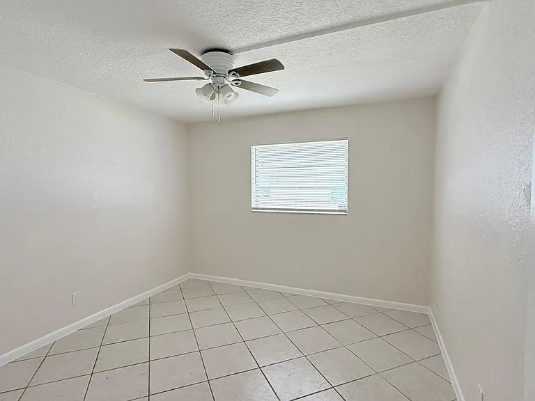 501 W Kalmia Dr #2 — Photo 6