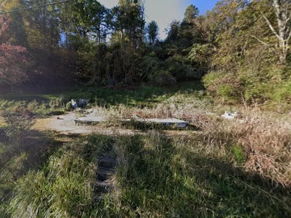 3874 Green Valley Rd, Huntington, WV 25701