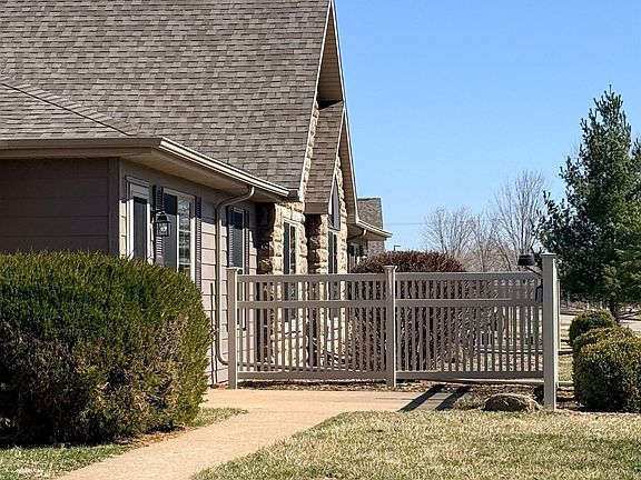 2nd image of 4915 River Valley Rd