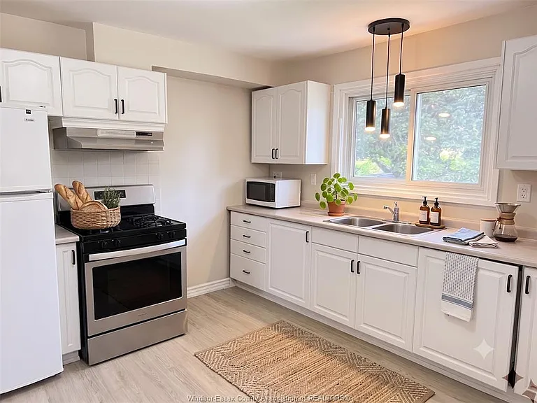 4071 Churchill Dr — Photo 1
