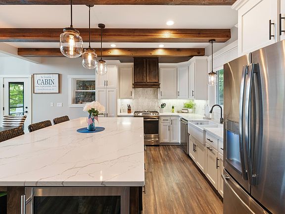 4th image of 5284 Island View Dr