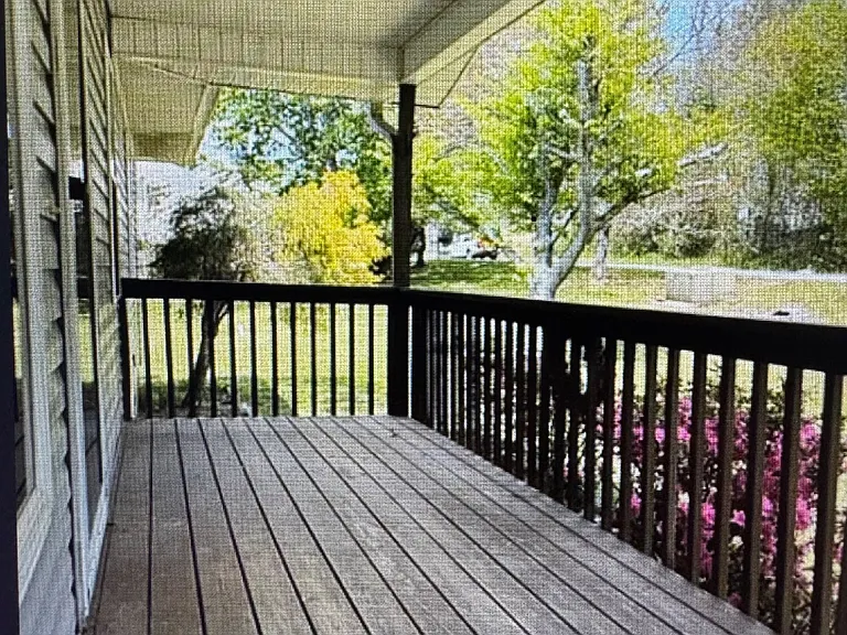 18 Grove Hills Dr — Photo 2