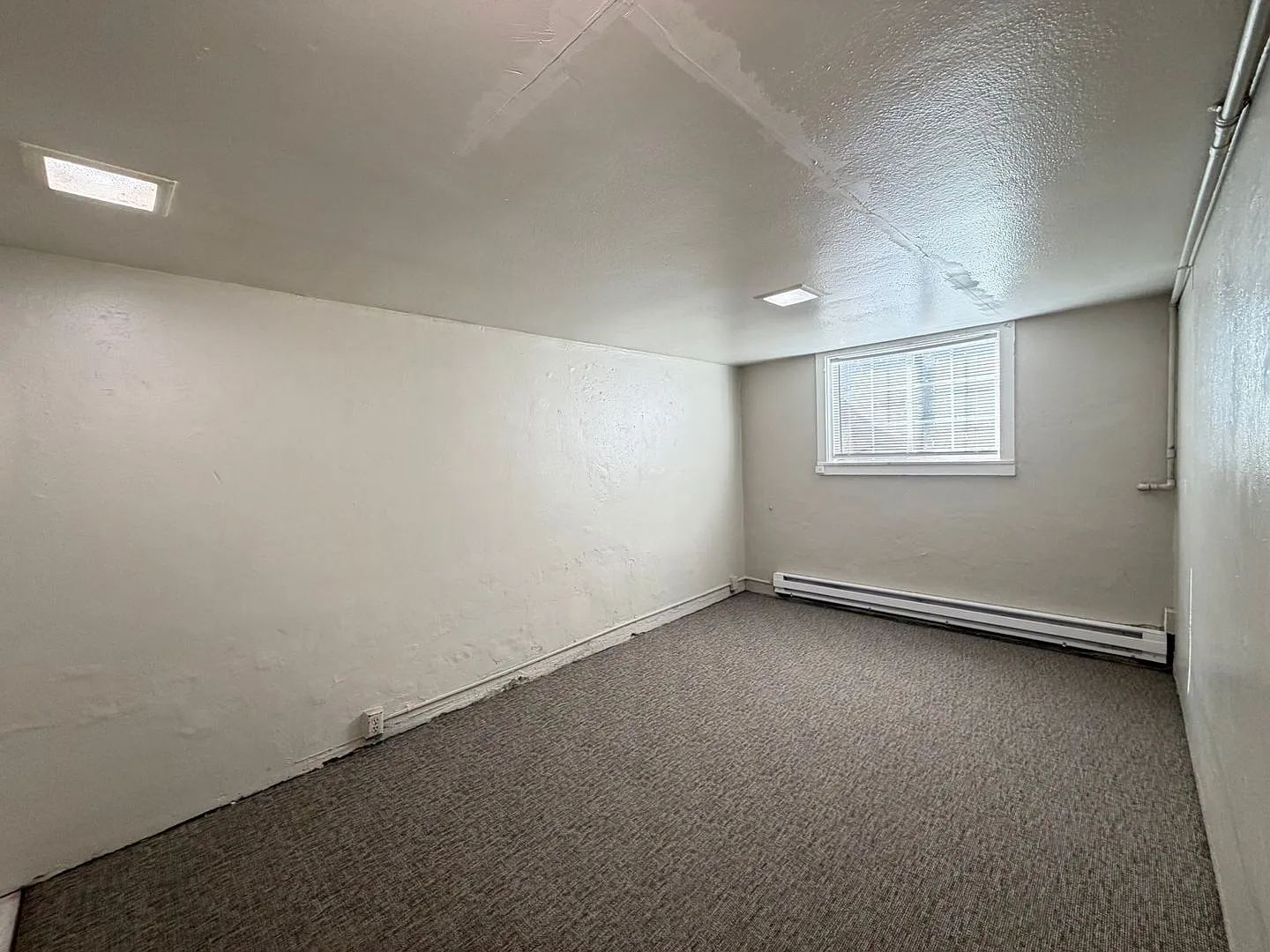 1403 W Lincoln Ave — Photo 3