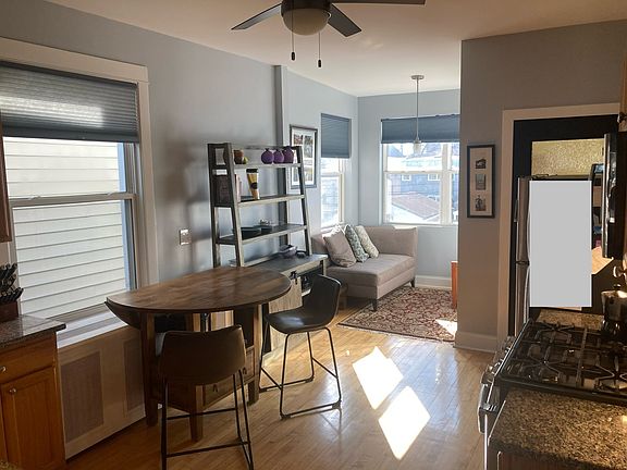 4th image of 3856 N Sacramento Ave Unit 2