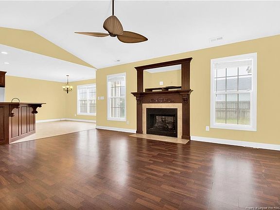 3rd image of 1443 Mingary Ave