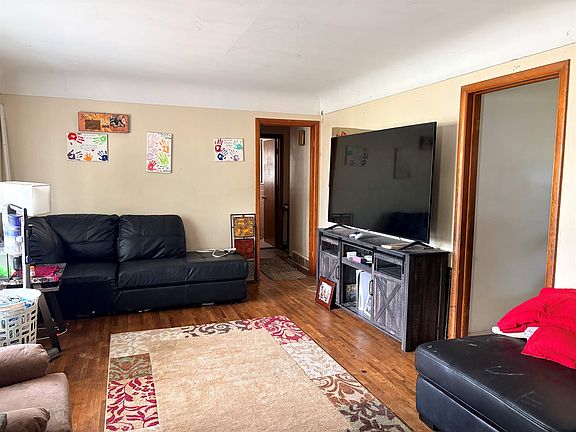 3rd image of 3406 Bobendick St
