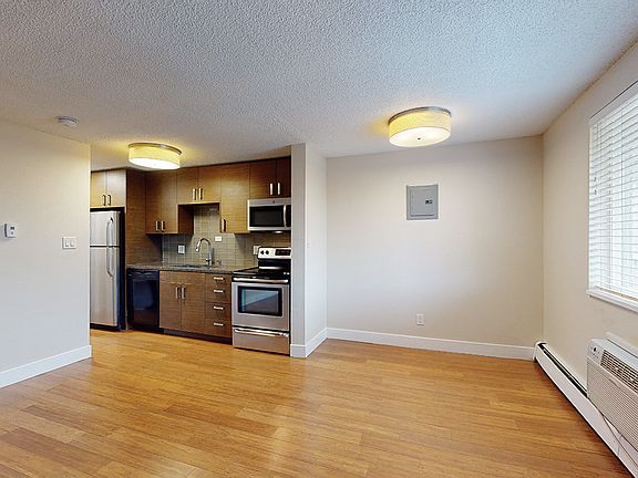 3rd image of 1202 N Logan St APT 304