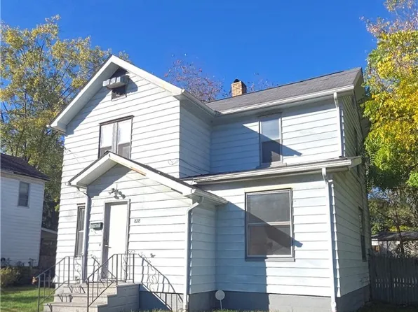 828 W Park Ave, Niles, OH 44446