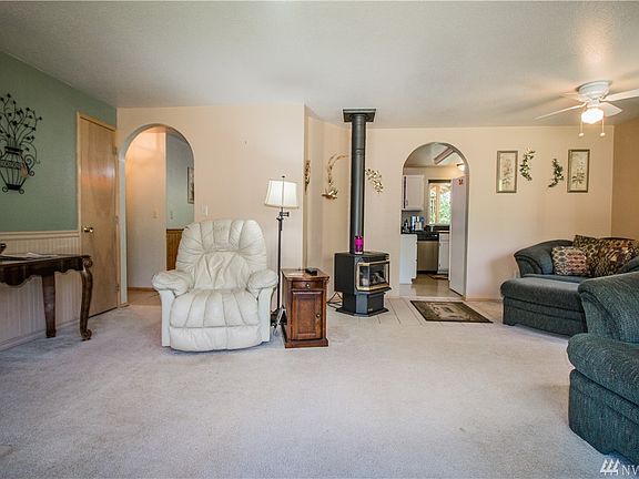 4th image of 1718 Island Dr NW