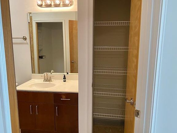 Full Bathroom with Linen closet