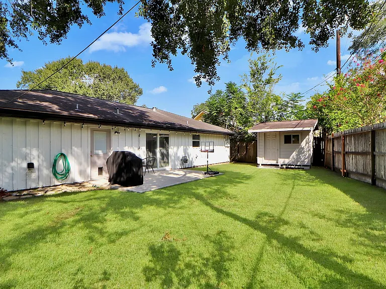 6111 Shadow Crest St — Photo 15