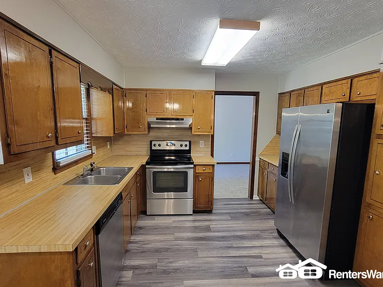 2532 Mistletoe Ln — Photo 6