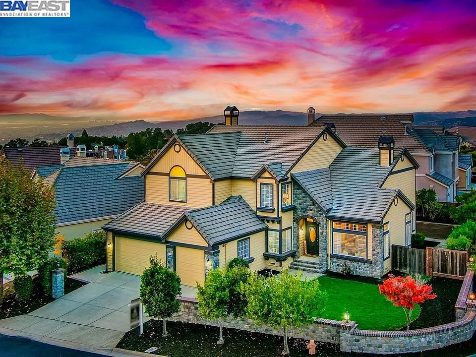 1st image of 28780 Barn Rock Dr