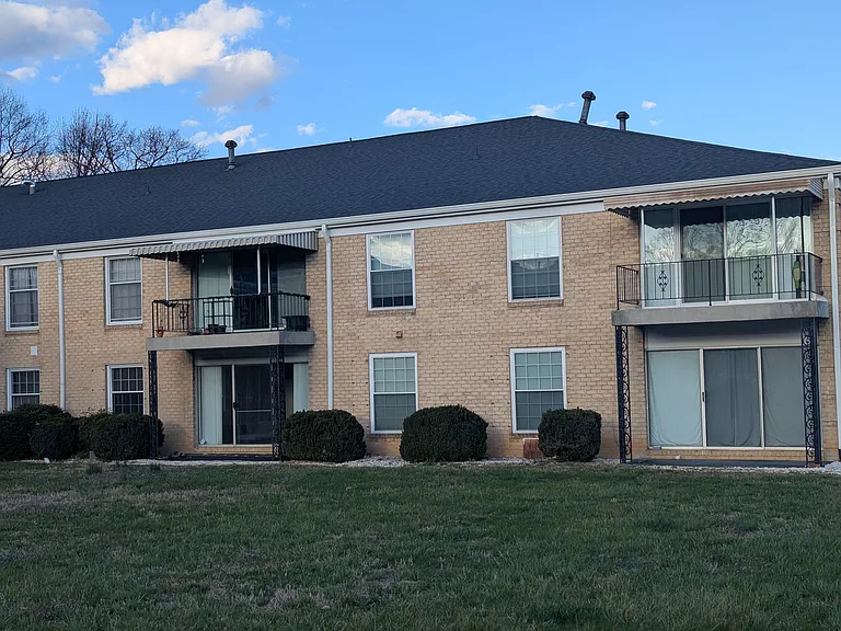 Chateau Riviera — Photo 12