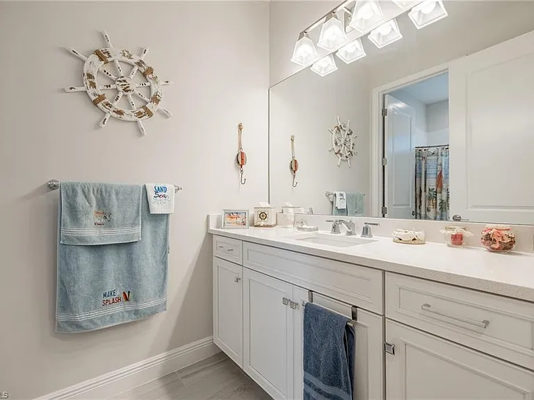 2555 Seychelles Dr #406 — Photo 22
