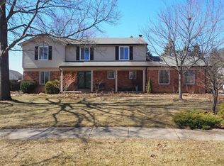 5837 Folkstone Dr, Troy, MI 48085