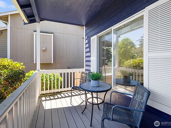 2nd image of 2938 58th Avenue NE