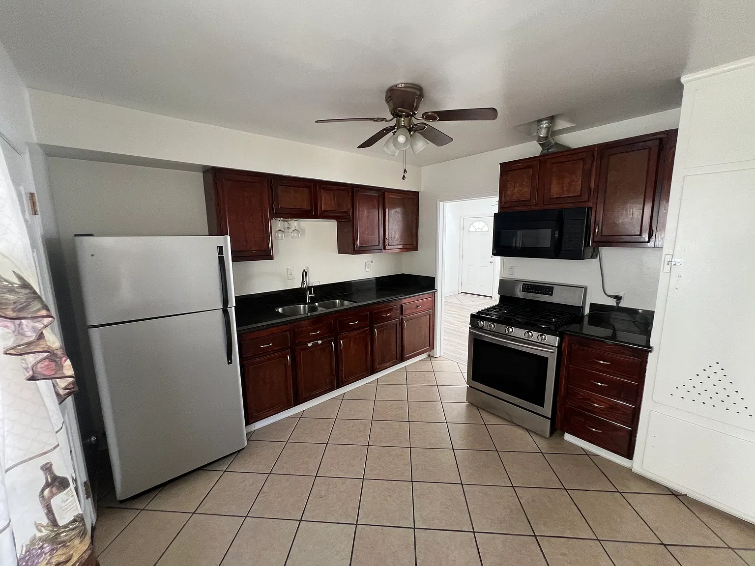 2 bed, 980 sqft, $2,300 — Photo 4