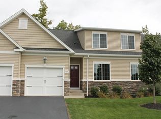 132 Slate Bottom Dr, Lancaster, NY 14086