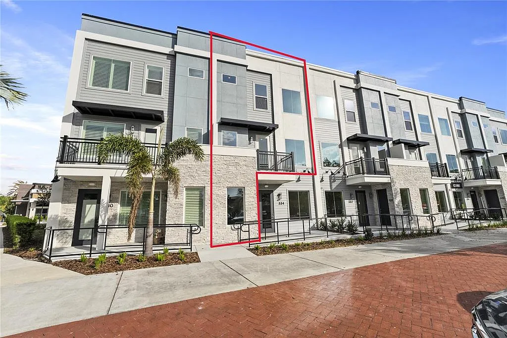 3 bed, 2.5 bath, 2181 sqft, $3,500 — Photo 2