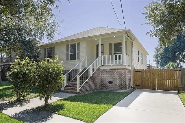 1st image of 1494 Burbank Dr
