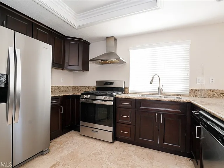 21432 McIntosh Ln — Photo 4