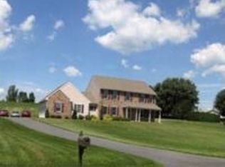 7 Balthaser Rd, Sinking Spring, PA 19608