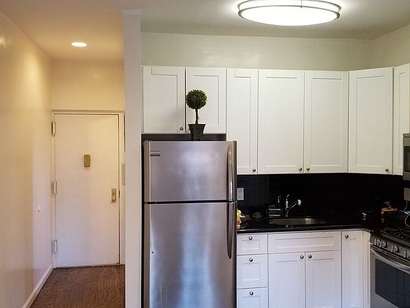2nd image of 2516 18th St APT 4