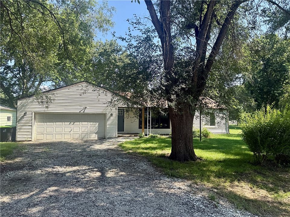 1st image of 118 E Bower St