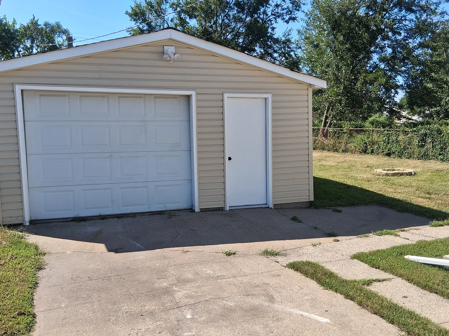 2 bed, 1248 sqft, $1,800 — Photo 2