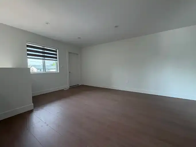 3 bed, 2.5 bath, $2,200 — Photo 3