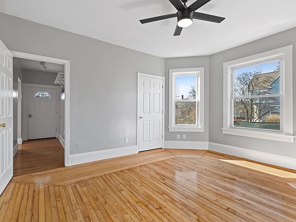 5th image of 852 Centre St #1