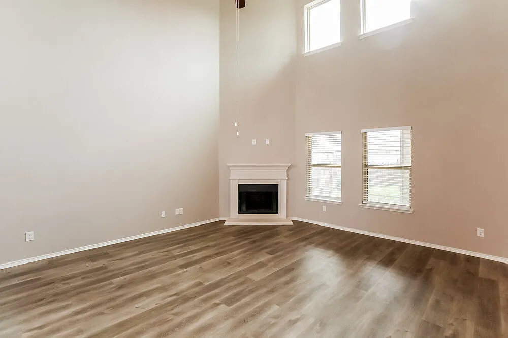 3 bed, 2.5 bath, 1888 sqft, $2,560 — Photo 4