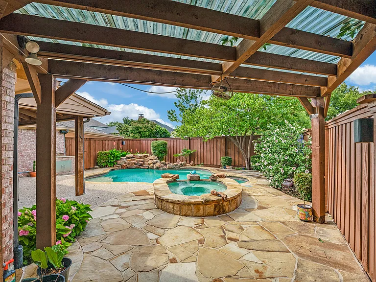 1417 Honey Locust Dr — Photo 23