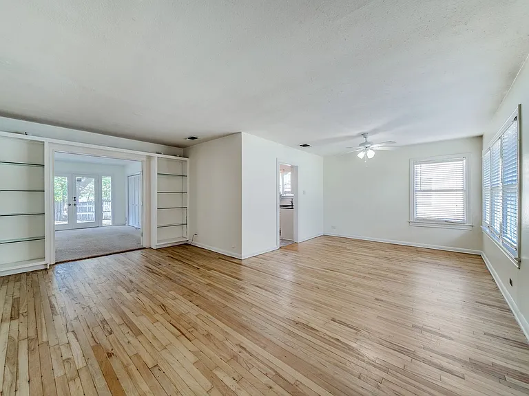136 Harmon Dr — Photo 5