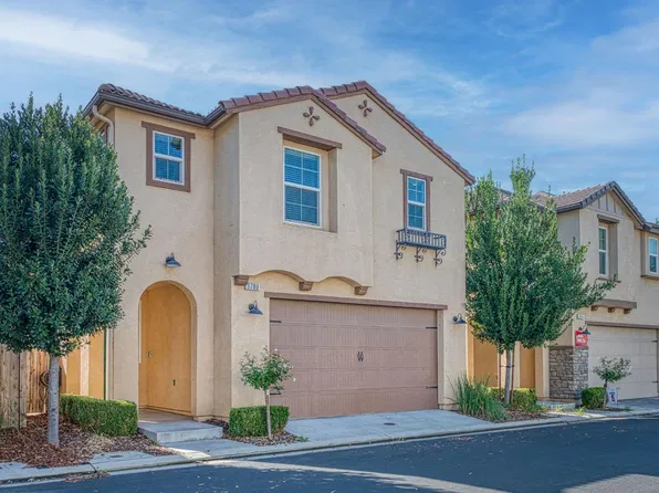 3700 Friendship Ln, Clovis, CA 93619