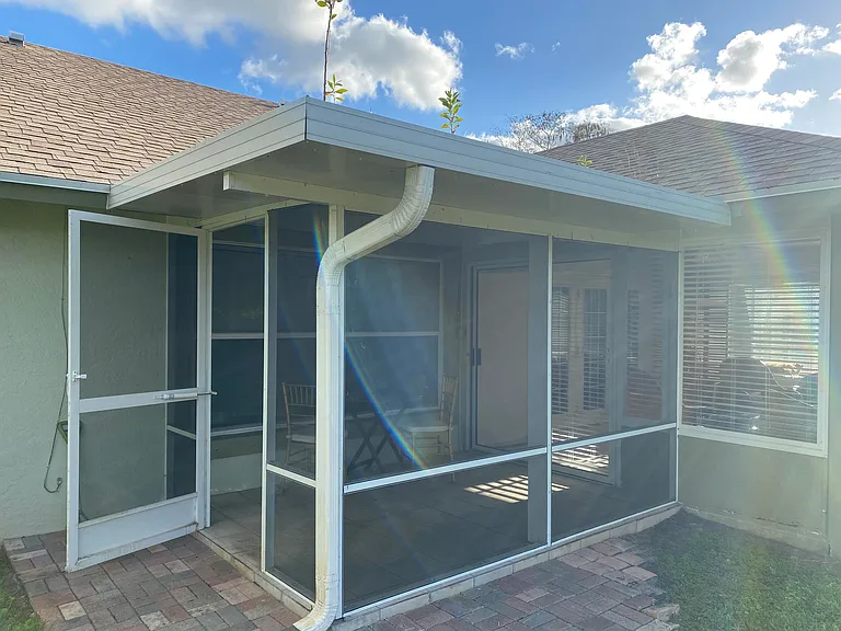 1094 Raintree Ln — Photo 24