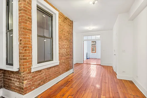 Rented by Pistilli Realty Group | media 5