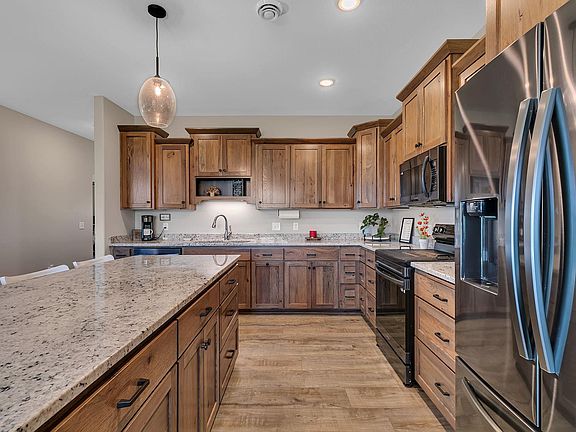 5th image of 2108 Lindas Ct