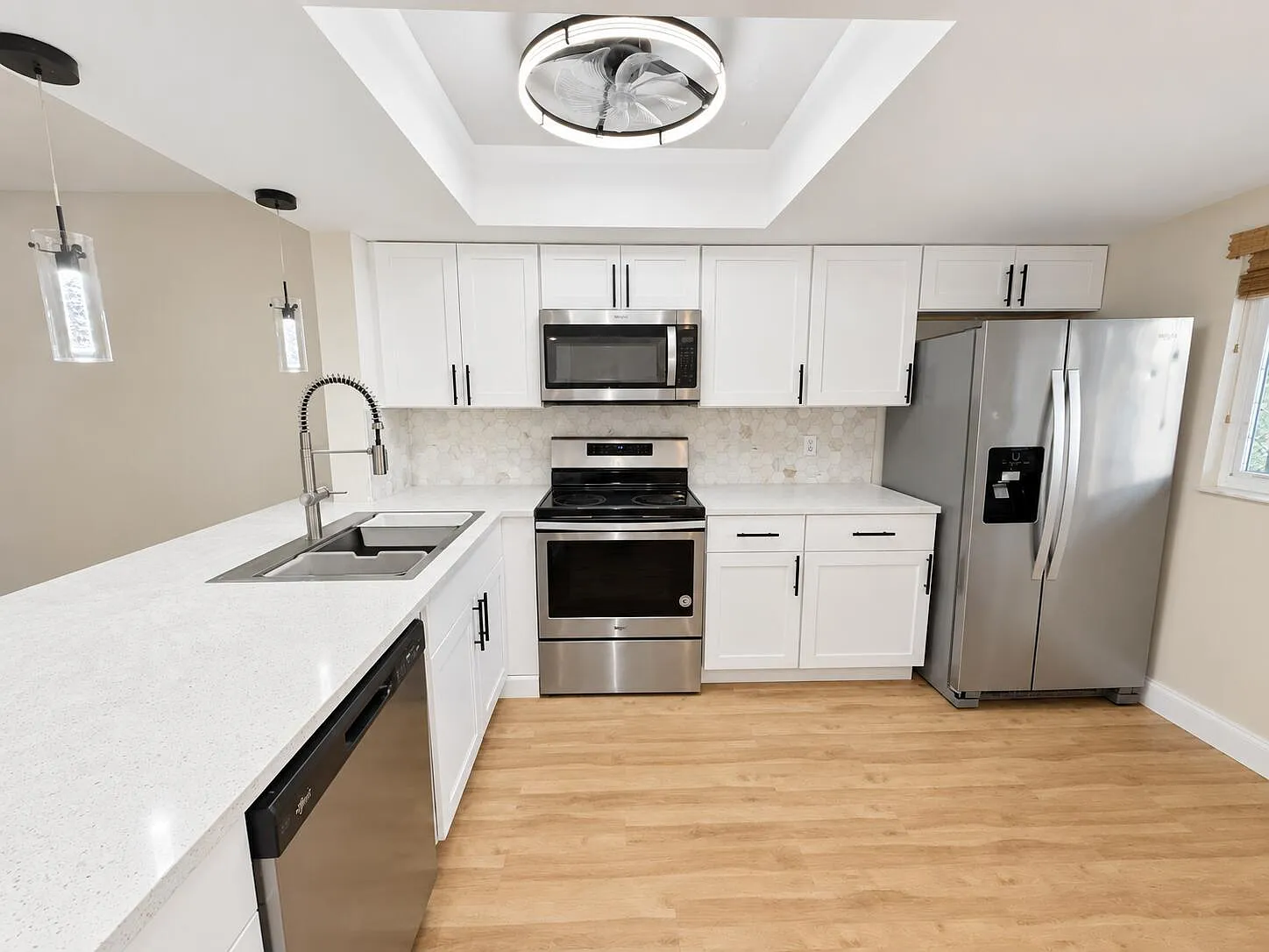 2 bed, 2.0 bath, 1201 sqft, $2,200 — Photo 3