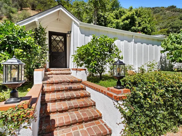 3933 Mandeville Canyon Rd, Los Angeles, CA 90049