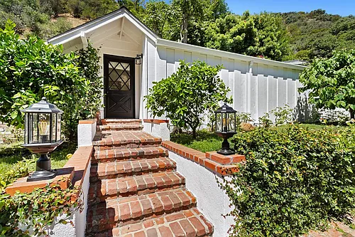 3933 Mandeville Canyon Rd Photo 1