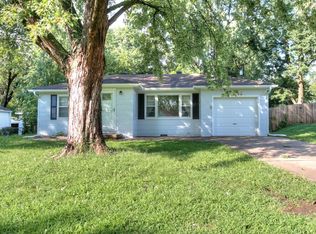 2225 NE Gaddy Rd, Kansas City, MO 64118