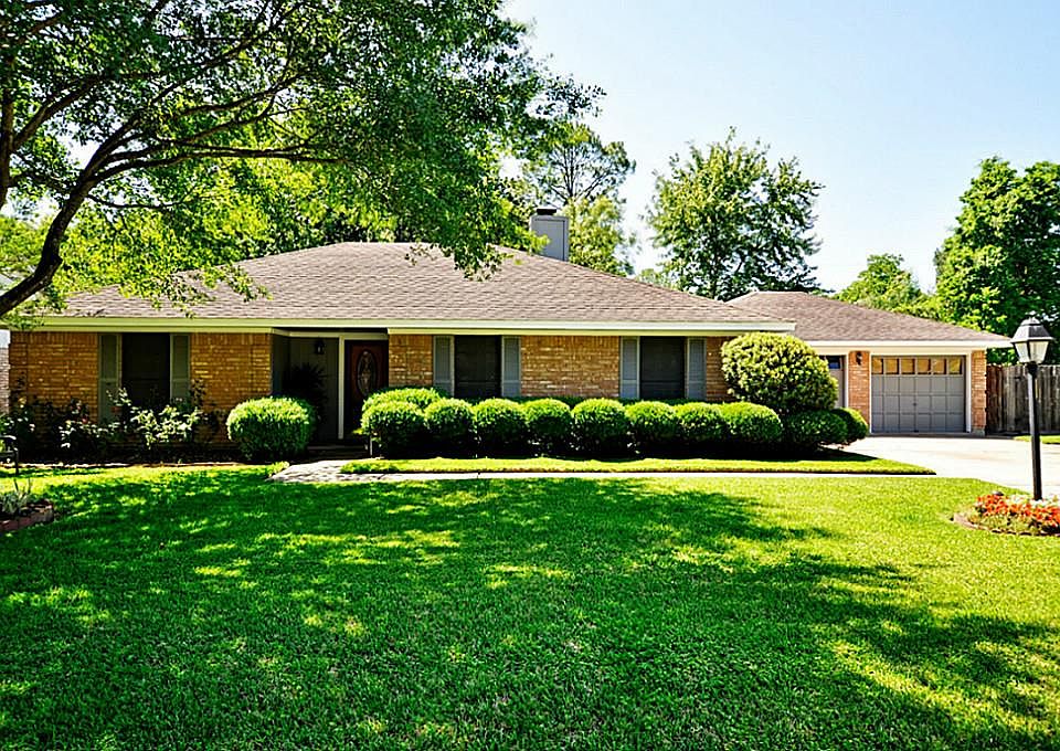 1st image of 1502 Hawthorn Dr
