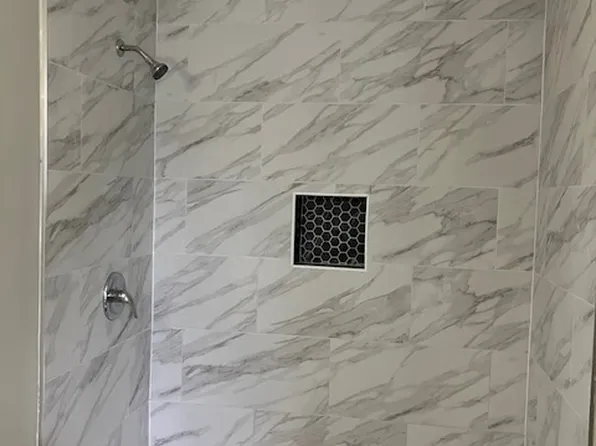 8917 Hunter Ridge Dr, Charlotte, NC 28226