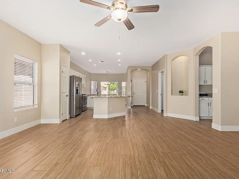 3556 N 143rd Ln — Photo 10
