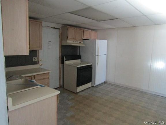 5th image of 54 Southside Dr