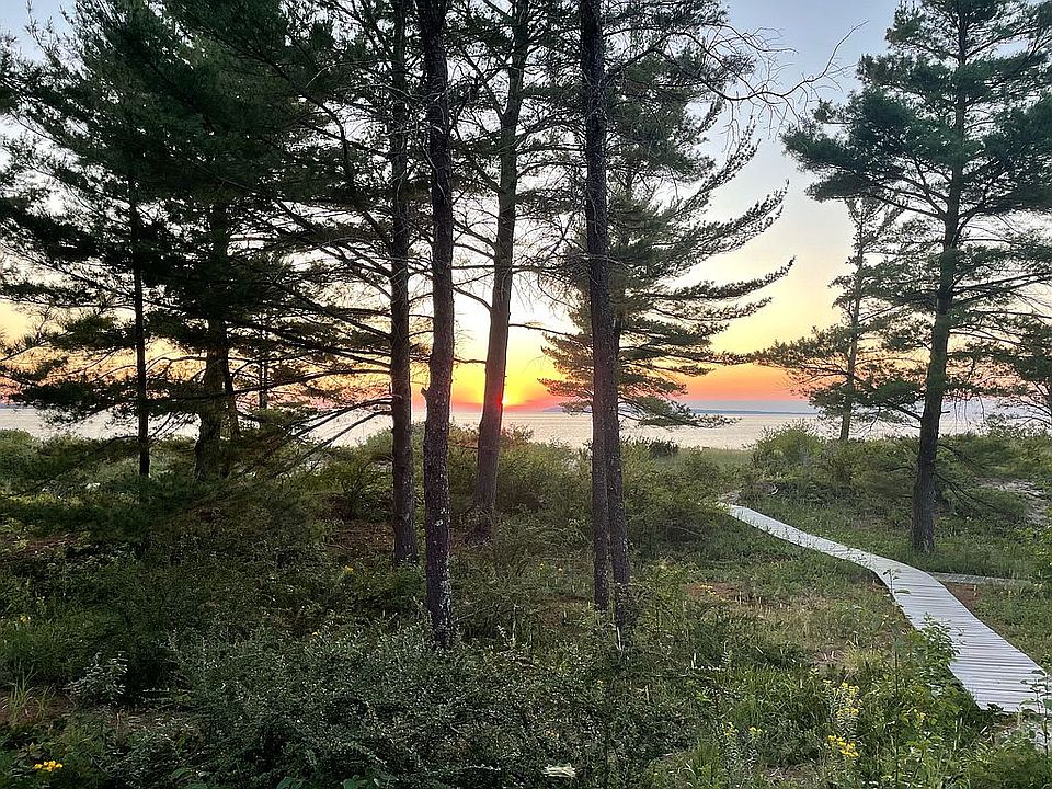 14 Wilderness Gln, Glen Arbor, MI 49636 Zillow