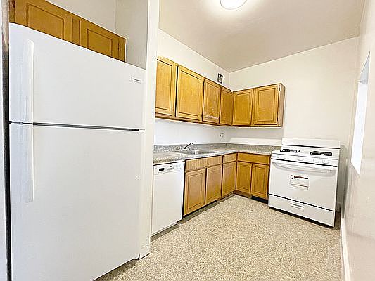 2nd image of 770 Saint Nicholas Ave APT 7D
